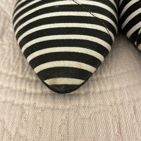 BCBGeneration Black and White stripe flats - Picture 7 of 8